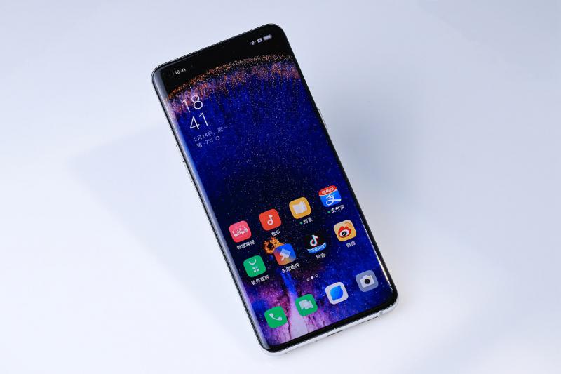 Hai mẫu smartphone đang trên đỉnh sở hữu “đường cong quyến rũ“ khó rời mắt 3 iPhone 13 Pro Max vs Oppo Find X5 Pro 4 1650528108 168 width1620height1080