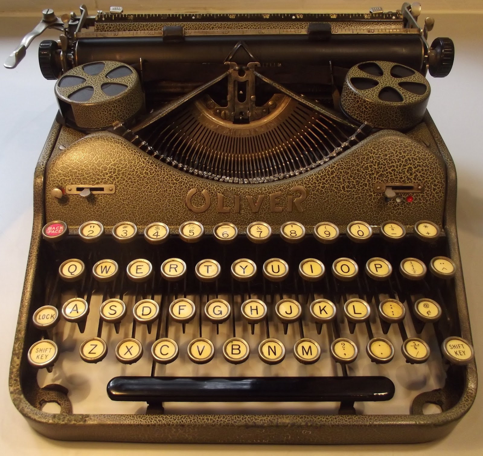 oz.Typewriter The True History of the British Oliver Typewriter