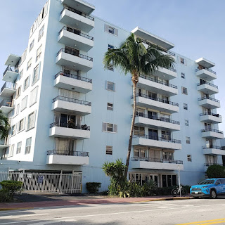 Visit Miami on a Budget: Enjoy the architecture along Collins Avenue in Miami Beach Florida