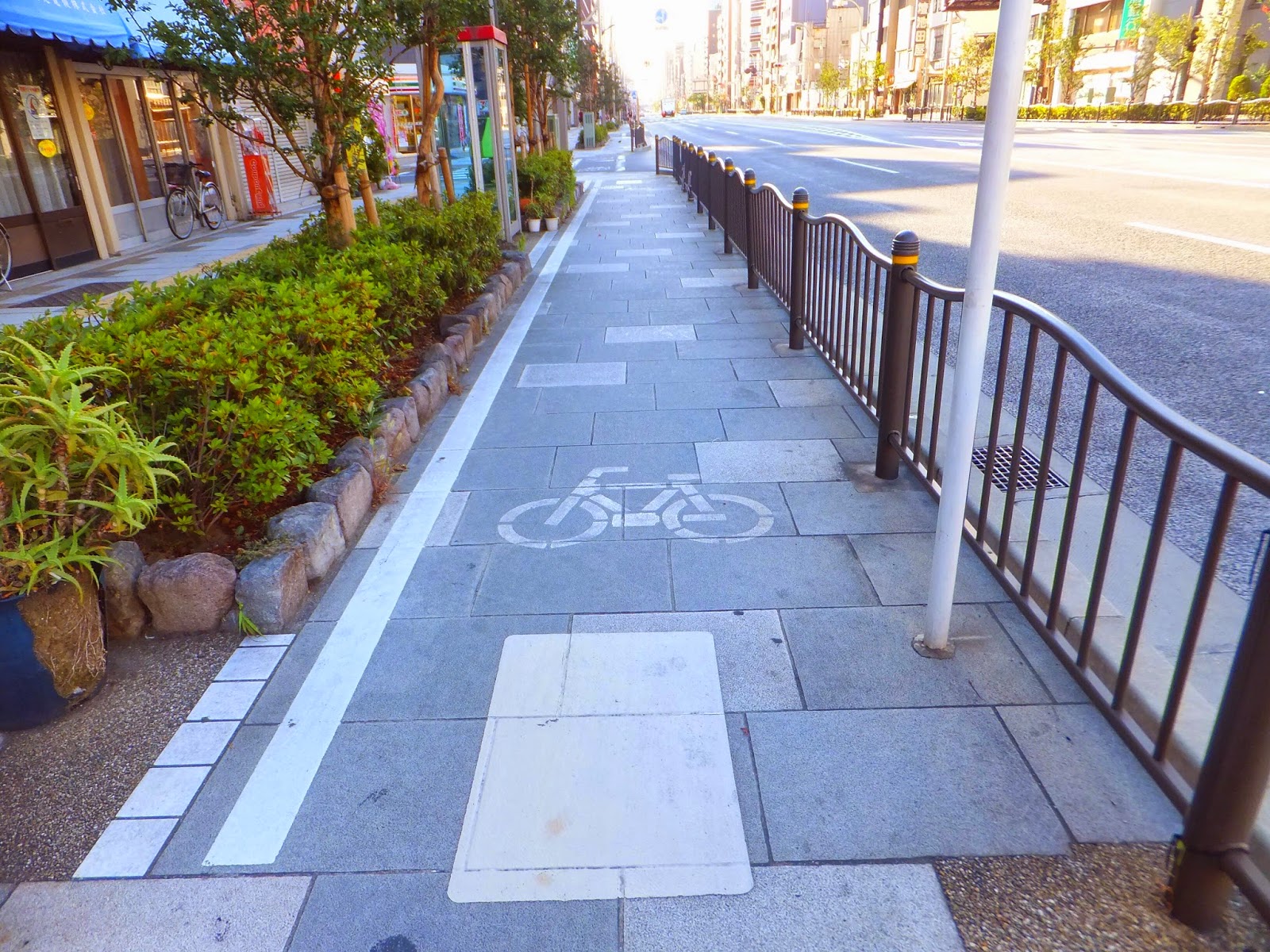 The Varied Designs of Tokyo's Bicycle Lanes