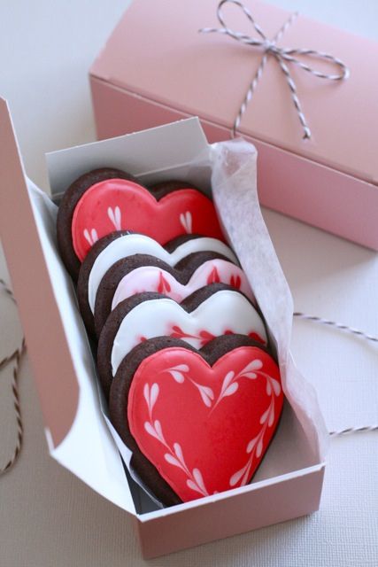 Beautiful Bridal: Heart Shaped Wedding Cookies