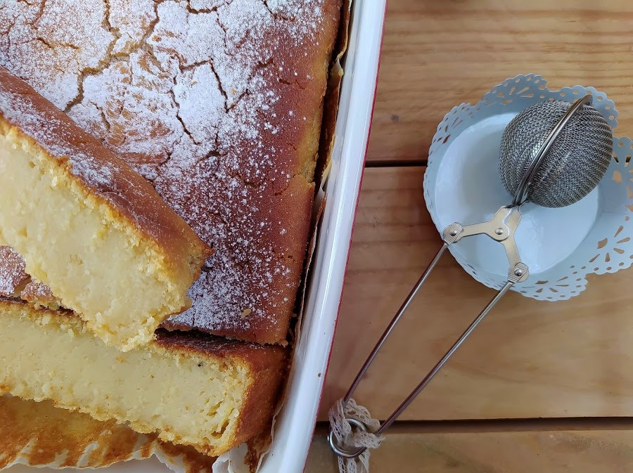 Tarta cremosa de limón. Cake jugoso, bizcocho, postre, pudin flan, lemon pie. Recetas fáciles, sencillas, de fiesta, con horno Cuca