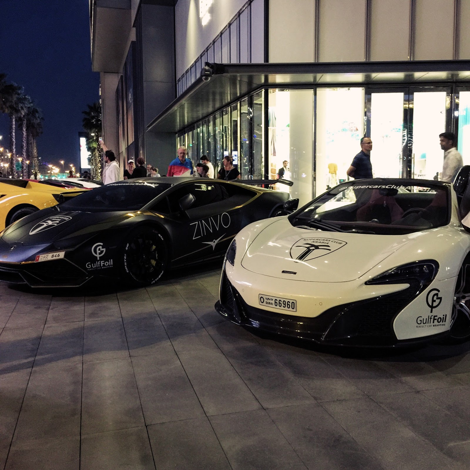 Dubai Desert Blogger CRAZY SUPERCARS LINE UP IN DUBAI