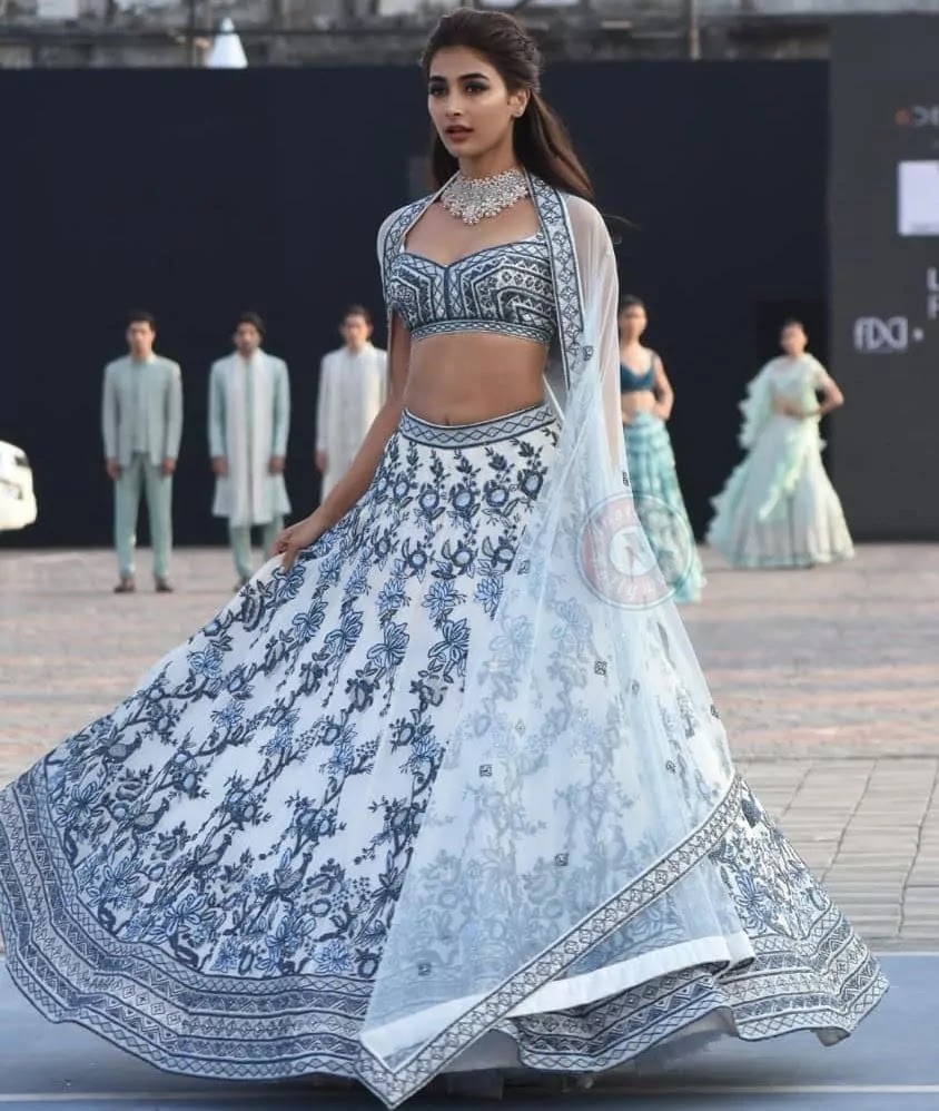 pooja-hegde-gorgeous-lehenga-at-lakme-fashion-week pooja-hegde-gorgeous-lehenga-at-lakme-fashion-week