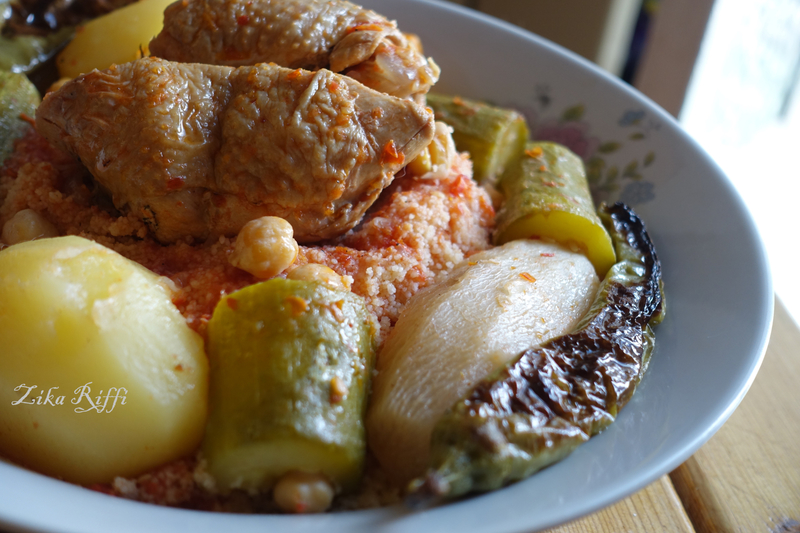 COUSCOUS CAMPAGNARD SAUCE ROUGE ( BARBOUCHA ) POULET ET TOMATES