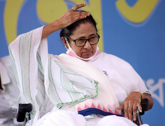 मुख्यमंत्री ममता बनर्जी की पैर की चोट