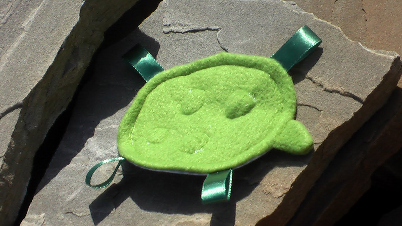 Cook, Sew, Love Turtle crinkle taggie blanket w/ Tutorial