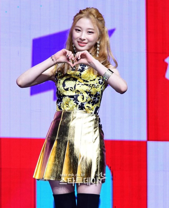 오늘자 전원이 비주얼 멤버인 여돌 쇼케사진.jpg | 인스티즈