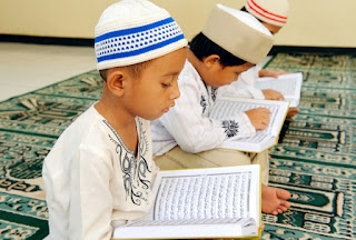 Nabi Muhammad Tauladan Terbaik dalam Mendidik Anak Nabi Muhammad Tauladan Terbaik dalam Mendidik Anak