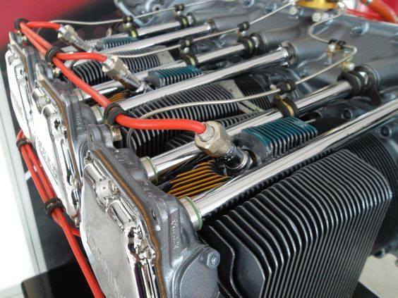 123 Quilt: Color Play Friday - Lycoming Engine