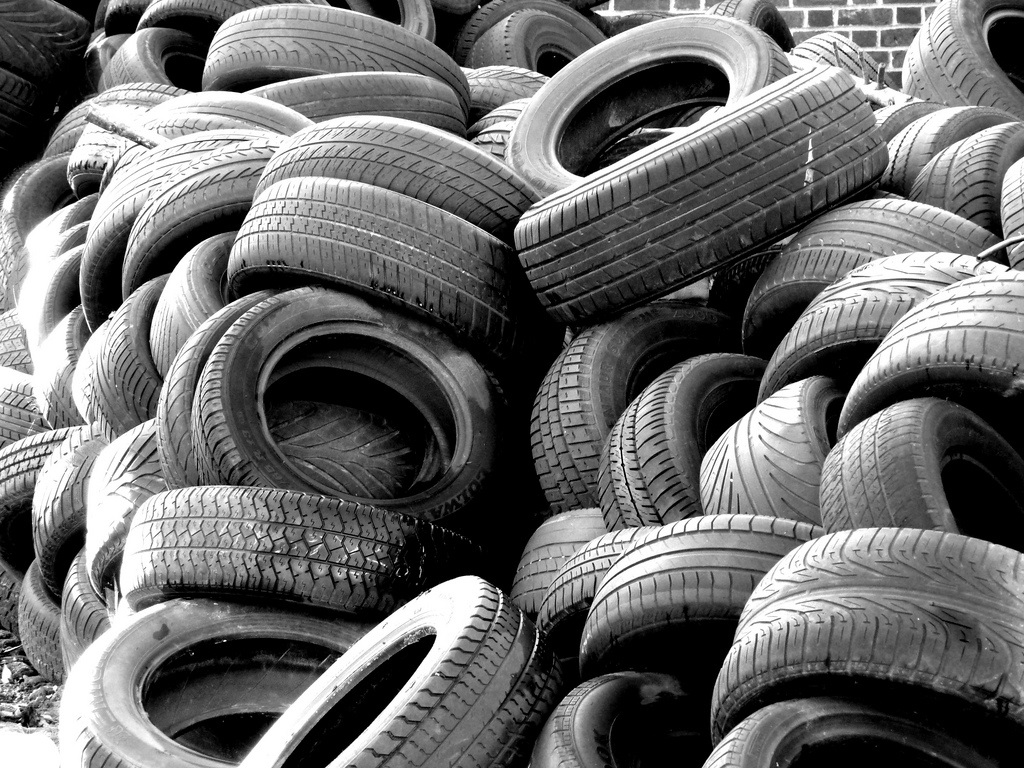 Tire Shredders Are Essential for Junk Yards ENGINES