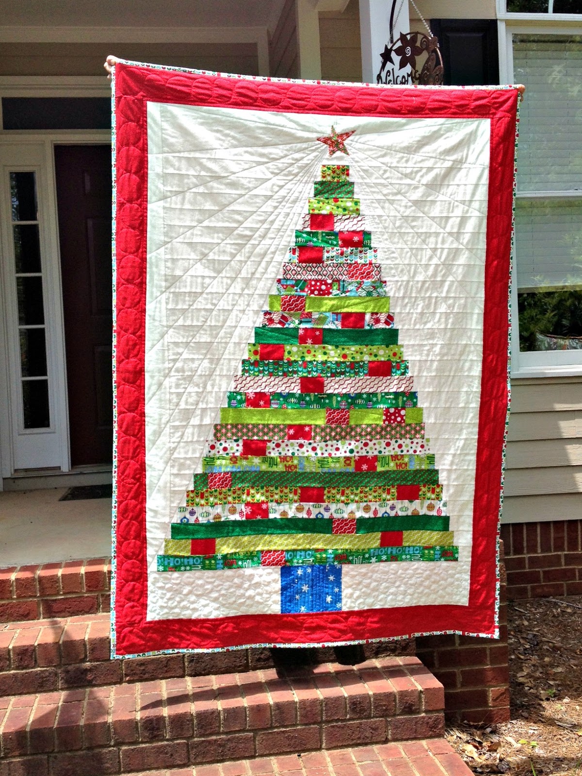 Quilt Inspiration: Free pattern day: Christmas quilts (part 1): Trees!