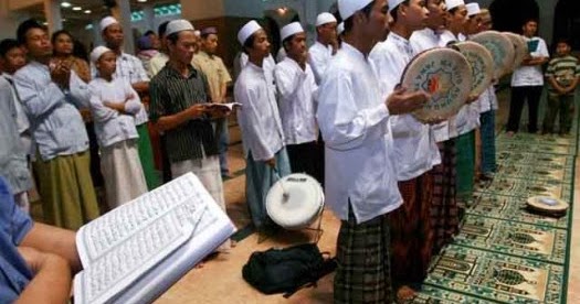 Perbedaan Seni Budaya Lokal Dari Tradisi Islam Dan Yang Bukan Dari Tradisi Islam Bacaan Madani Bacaan Islami Dan Bacaan Masyarakat Madani Perbedaan Seni Budaya Lokal Dari Tradisi Islam Dan Yang Bukan Dari Tradisi Islam Bacaan Madani Bacaan Islami Dan Bacaan Masyarakat Madani
