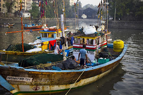 fishing boats, fishermen, arabian sea, sassoon docks, mumbai, incredible india, winding up, 