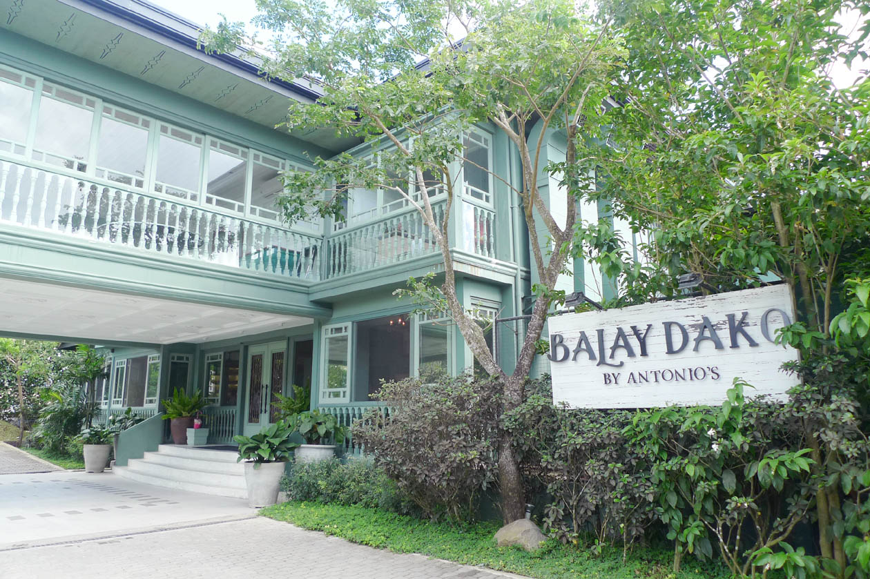 A house in Tagaytay surrounds with trees