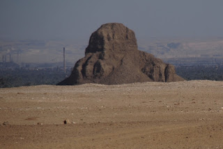 Nová prosperita říše opět dovolila budování pohřebních pomníků - Černá pyramida Amenemheta III./publikováno z https://www.memphistours.com/Egypt/Egypt-Wikis/Egypt-History/wiki/The-middle-kingdom-of-ancient-Egypt