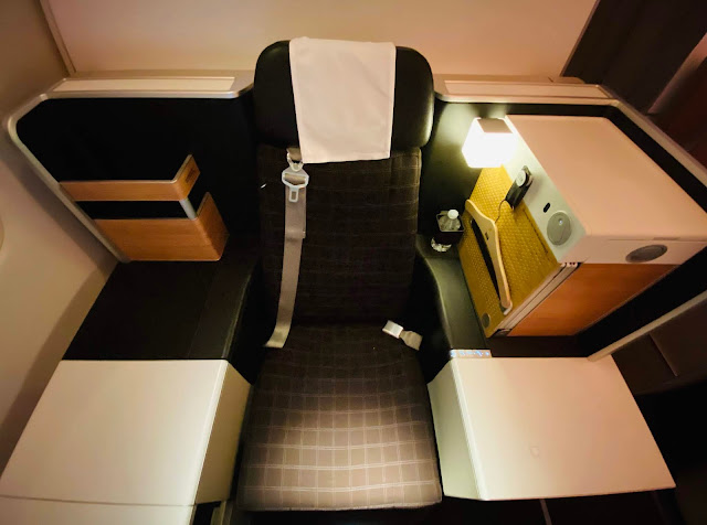 SWISS LX41 Flight Business Class "Throne" Seat Boeing 777-300ER Los Angeles (LAX) to Zurich (ZRH)