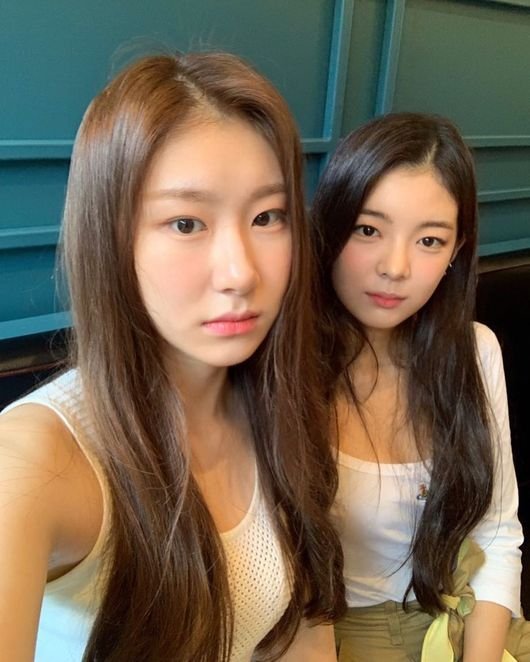 Chaeryung And Lia Share Itzy Selcas Allkpop Forums