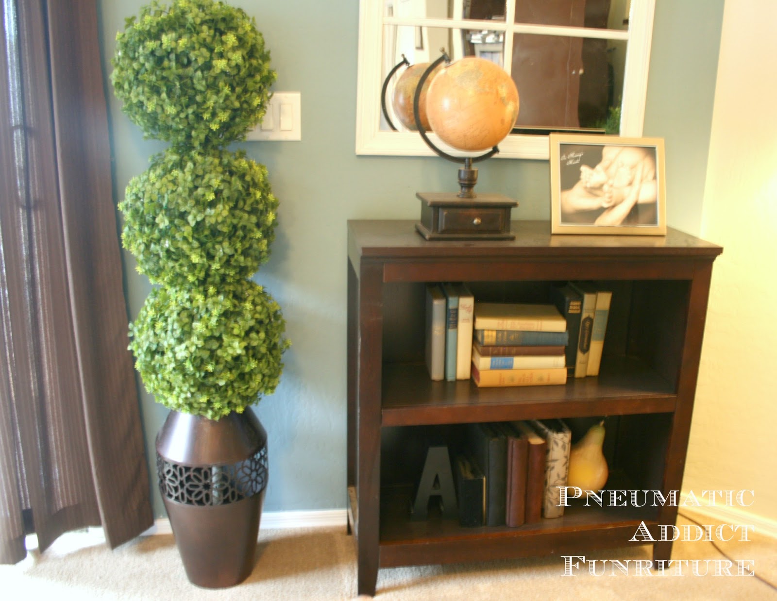 Small Toile Boxwood Topiary
