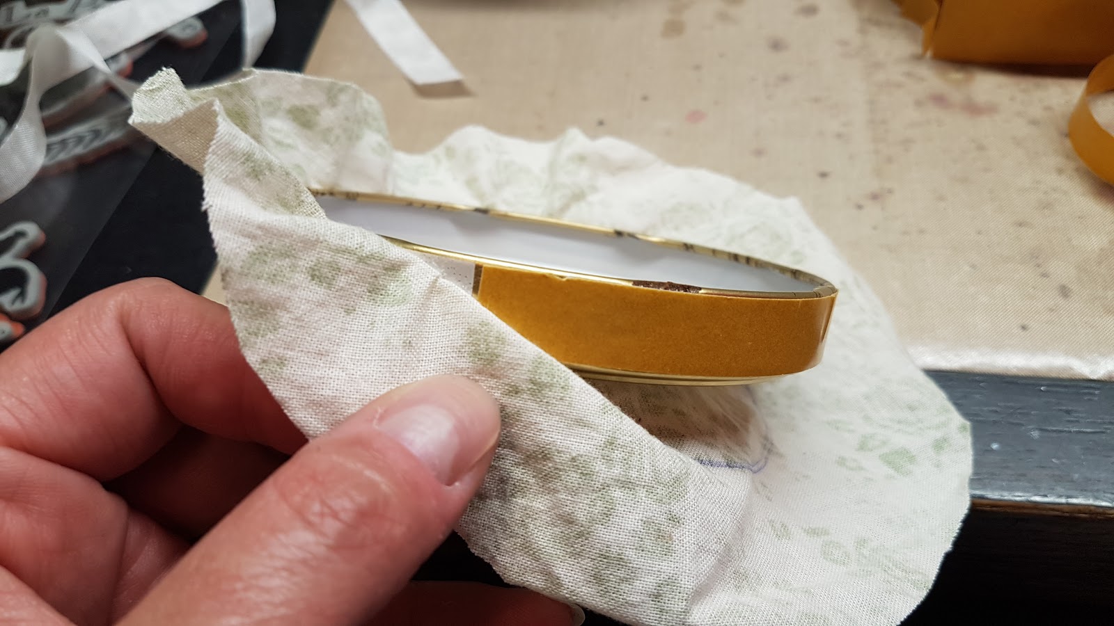 Craft projects by Bubblescrap Heat embossing on glass