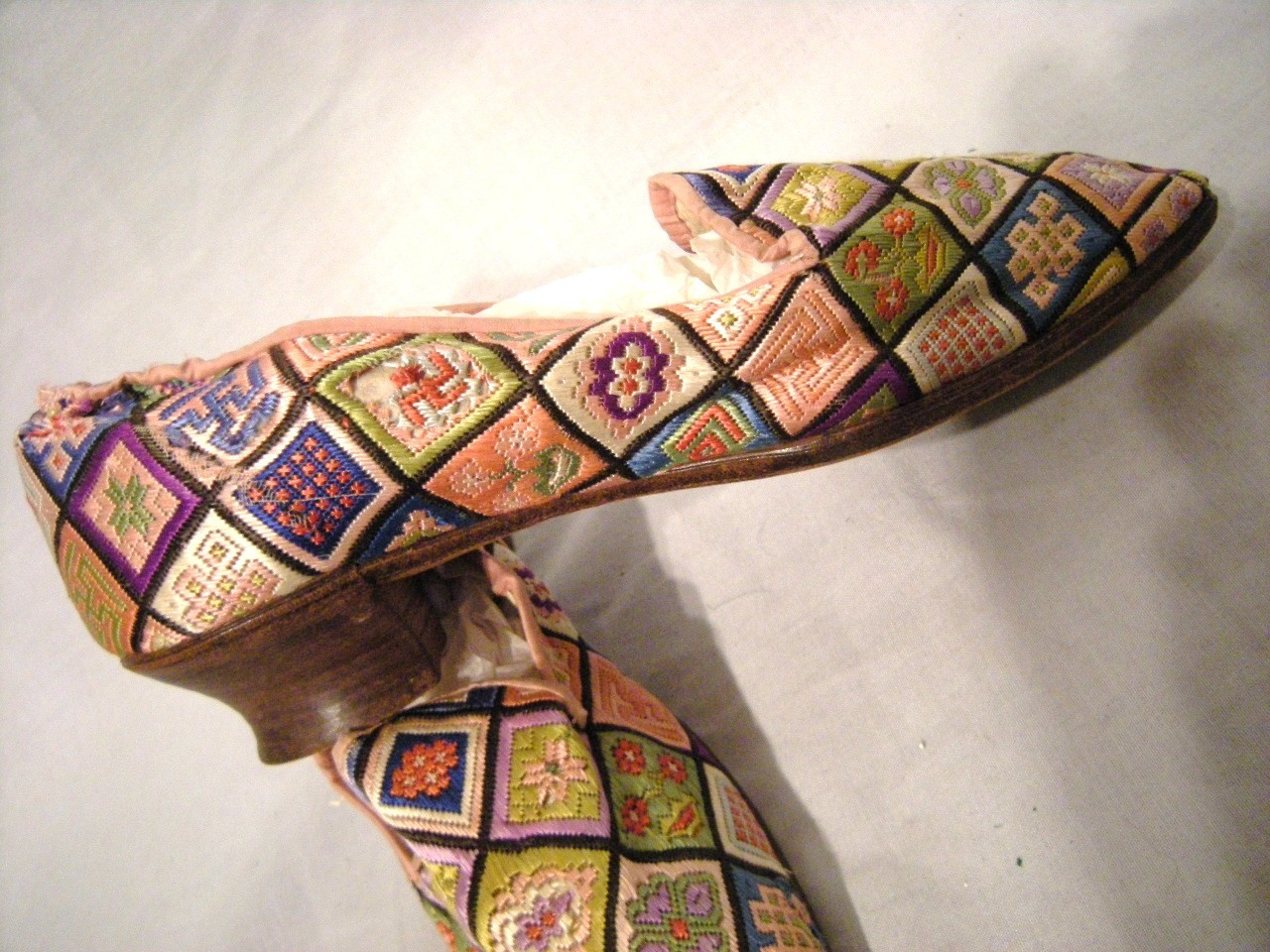 multi colour shoes price