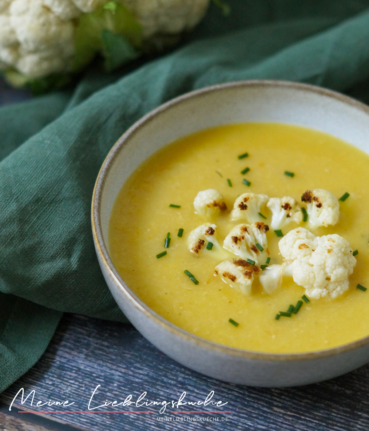 Cremige Blumenkohl-Suppe mit weißen Bohnen Cremige Blumenkohl-Suppe mit weißen Bohnen