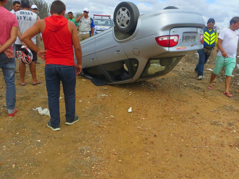 Blog Patrulha do Agreste Paraibanos sofrem acidente em Santa Cruz do Capibaribe