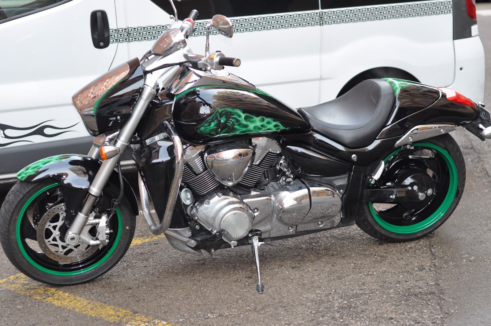 Suzuki intruder custom