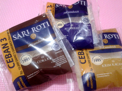 -Weirdo-: Promo Sari Roti Sandwich