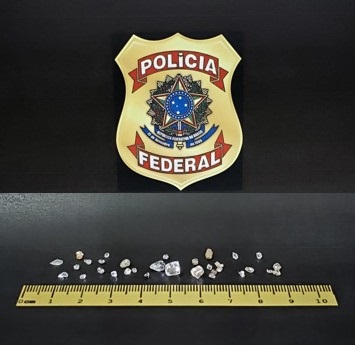 PF prende homem com 32 pedras de diamante