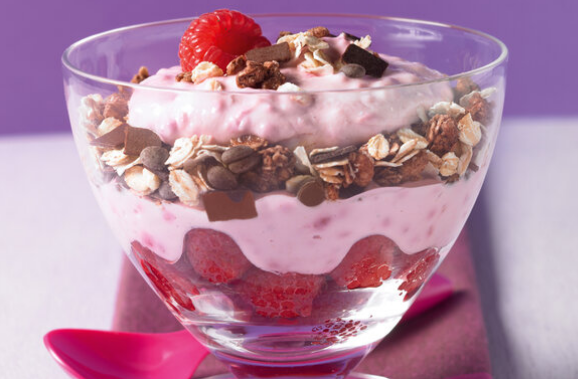 Himbeer Müsli Quark - Gesundmutter Himbeer Müsli Quark - Gesundmutter