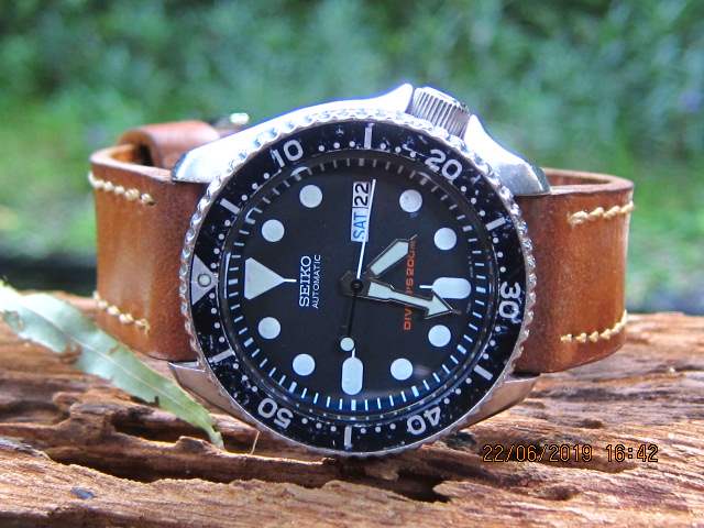 jam & watch: Seiko Diver's 200m 7S26-0020 SKX007 (Sold)