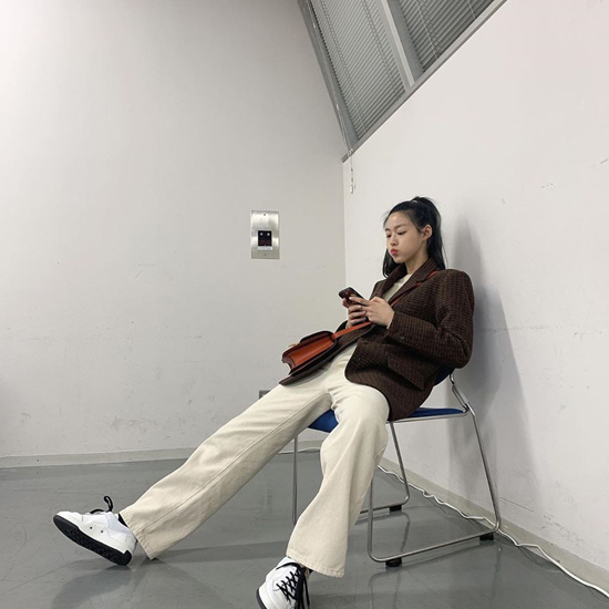 D編集長の裏ブログ Aoaソルヒョンのシンプルで可愛い私服スタイリング