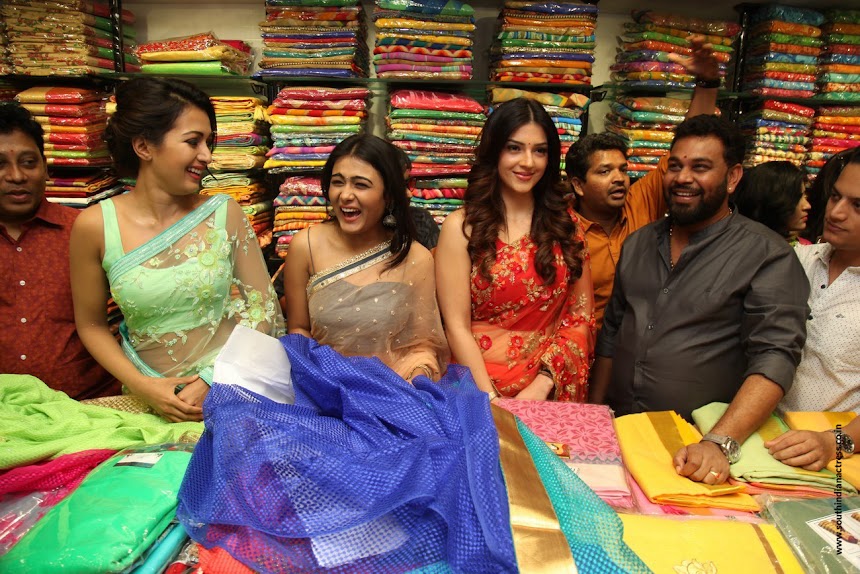 Catherine Tresa, Mehrene Pirzada & Shalini Pandey launch KLM Fashion Mall