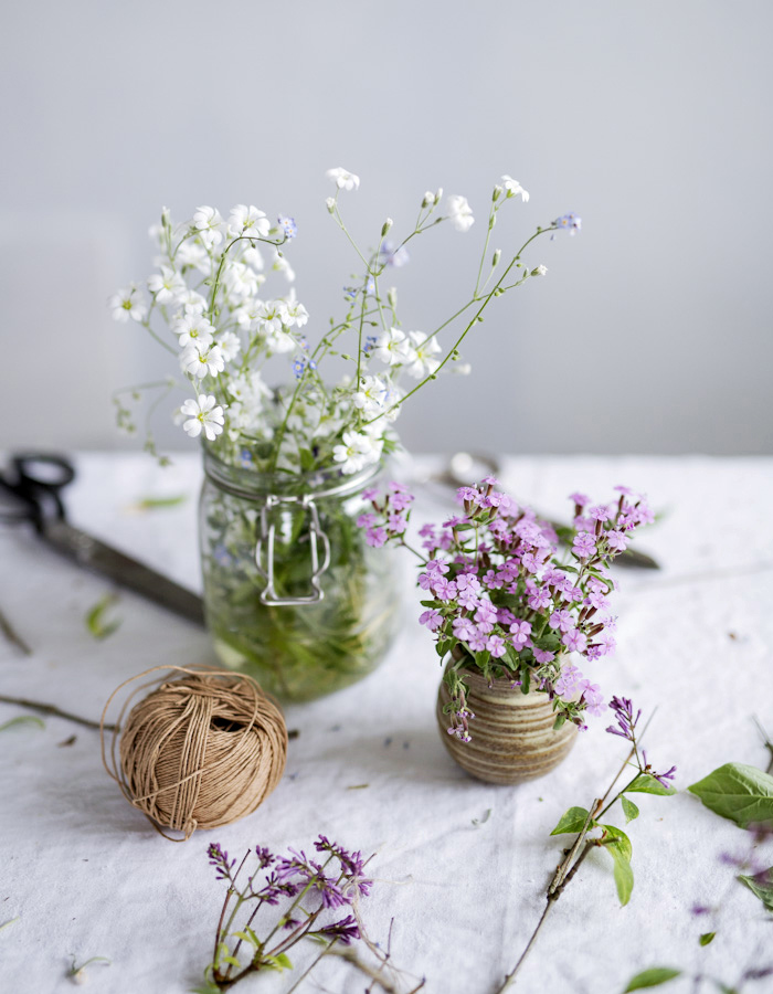 flower chandelier DIY photo by Kreetta Järvenpää www.gretchengretchen.com