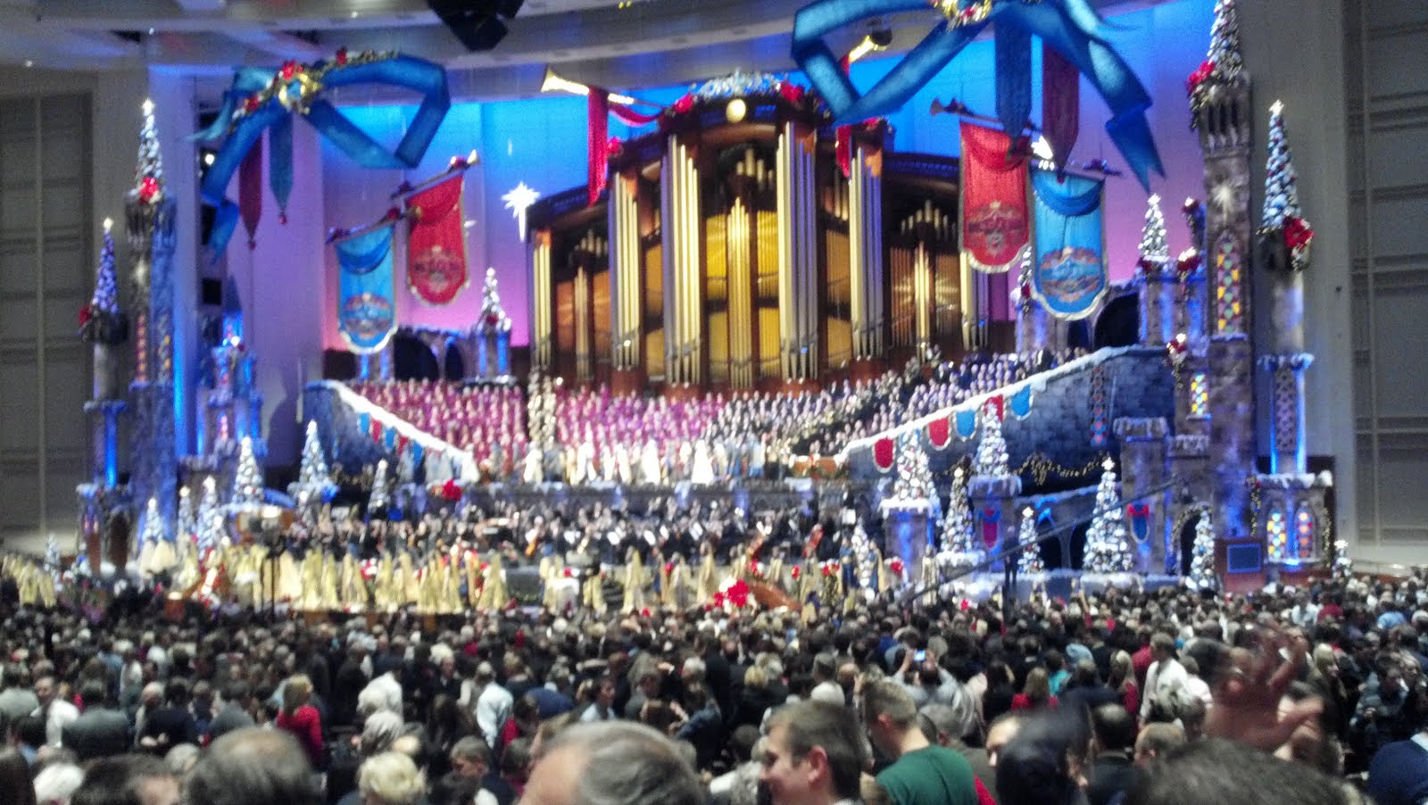 All About the Maxwell's Mormon Tabernacle Choir Christmas Concert