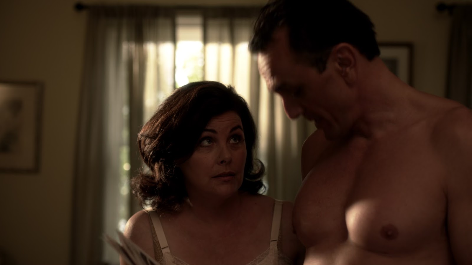 Hank Azaria shirtless in Ray Donovan 2-05 "Irish Spring" .