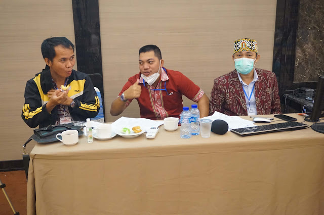 Hasil Rapat Koordinasi II Dewan Adat Dayak se-Kalbar Hasil Rapat Koordinasi II Dewan Adat Dayak se-Kalbar
