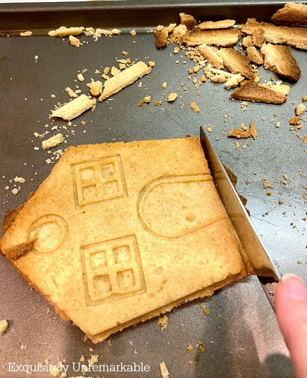 Cutting Edges On Gingerbread House Mold