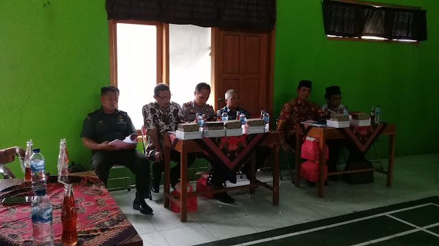 Babinsa Katelan Hadiri RAT PGRI Babinsa Katelan Hadiri RAT PGRI