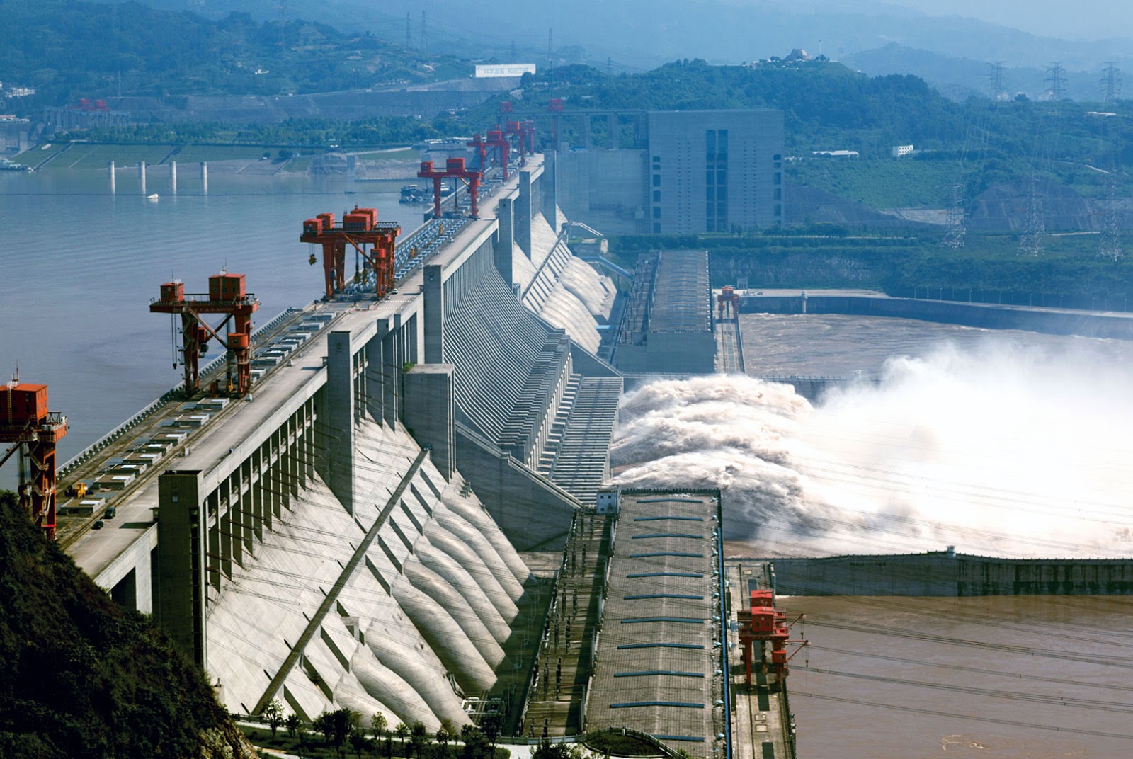 Китайская дамба. ГЭС «три ущелья» («Санься»). ГЭС три ущелья Китай. ГЭС на Янцзы. Три ущелья, Китай (22,5 ГВТ).