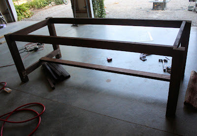 how to build bench for dining room