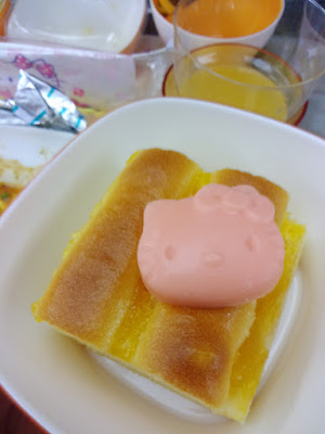 東京自助 Hello Kitty彩繪機 飛機餐