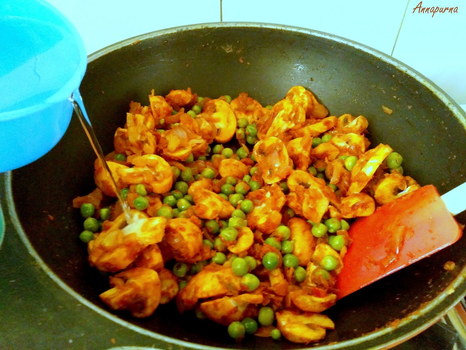 Annapurna Matar Mushroom / Mushroom With Green Peas Recipe
