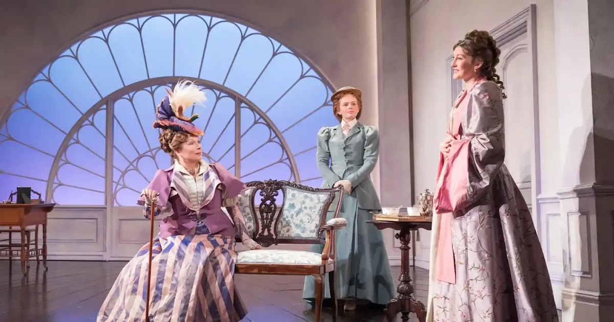 Lady windermere's fan summary image