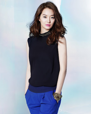 Shin Min Ah cewek manis lengan indah dan seksi