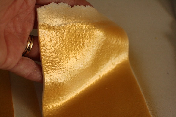 How To Get A Gold Finish On Fondant