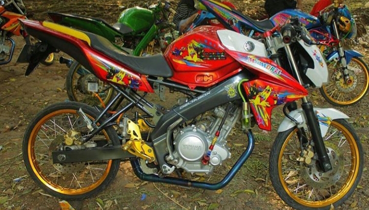 Modifikasi Vixion Warna Merah Polos, Metalik, Ferrari