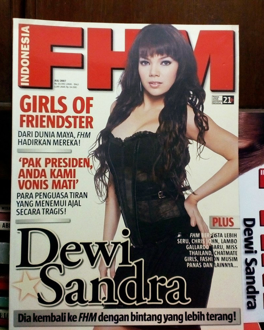 Dewi Sandra Seksi dan Lingerie Hot di Majalah Pria dewasa