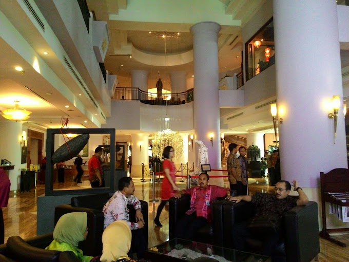 Happy di Perayaan 18th Anniversary Grand Candi Hotel Semarang